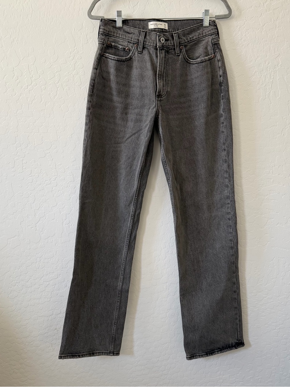 Abercrombie & Fitch The baggy Low Rise Straight-Leg Jeans